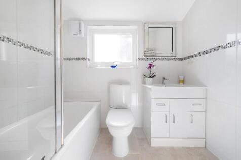 Bathroom (1).jpg