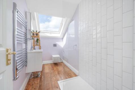 Bathroom (2).jpg