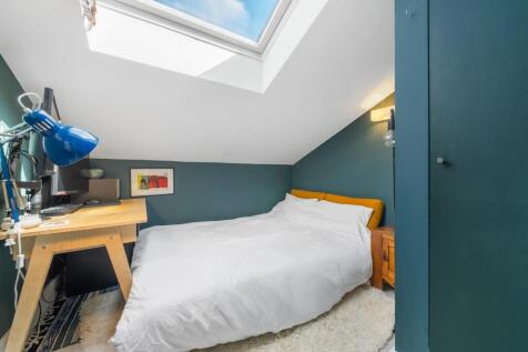 Bedrom 2.jpg