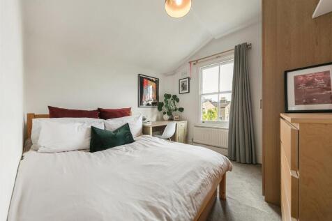 Bedroom (4).jpg
