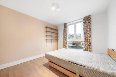 Bedroom 1 (2).jpg