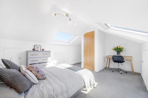 Bedroom 1.jpg