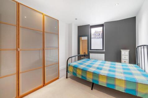 Bedroom 2 (2).jpg