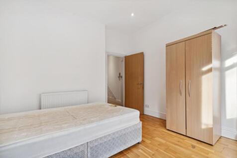 Bedroom 1.jpg