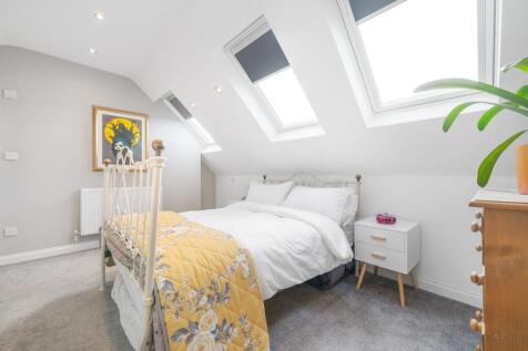 Bedroom 2 (2).jpg