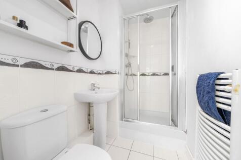 Ensuite.JPG