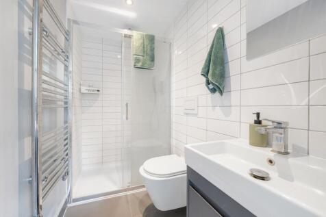 Ensuite.JPG