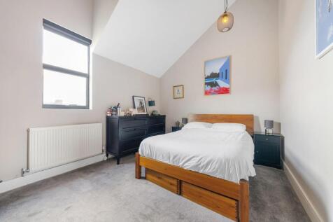 Bedroom 2.JPG