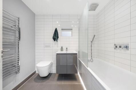 Bathroom.JPG