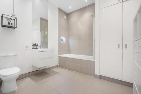 Bathroom.JPG