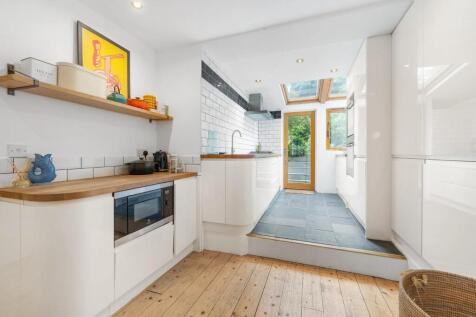 Kitchen.JPG