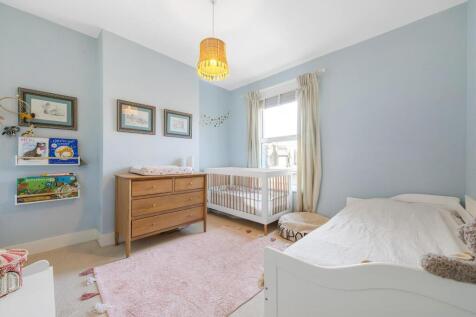 Bedroom 2.JPG