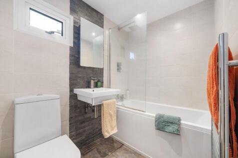 Bathroom.JPG