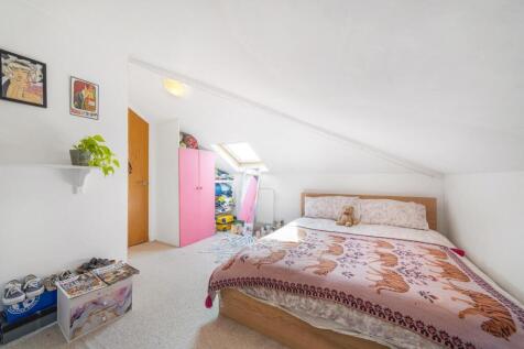 Bedroom (1).jpg