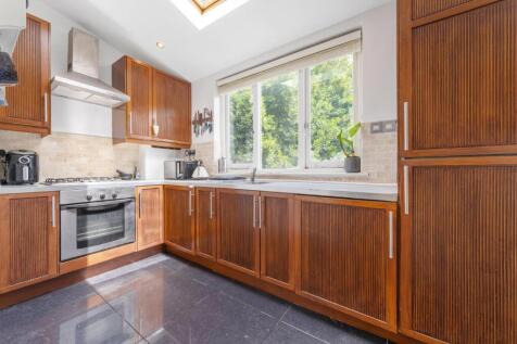 Kitchen.JPG