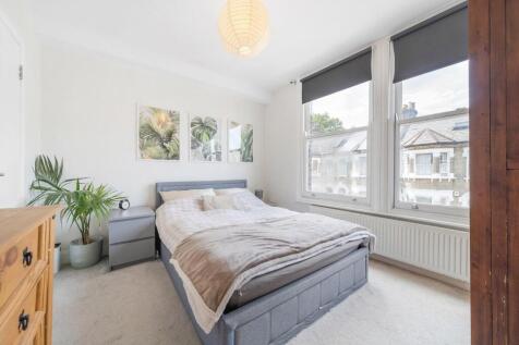 Bedroom 1.JPG