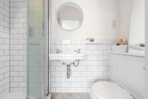 Ensuite.JPG
