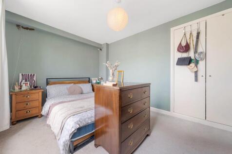Bedroom 2 (3).JPG