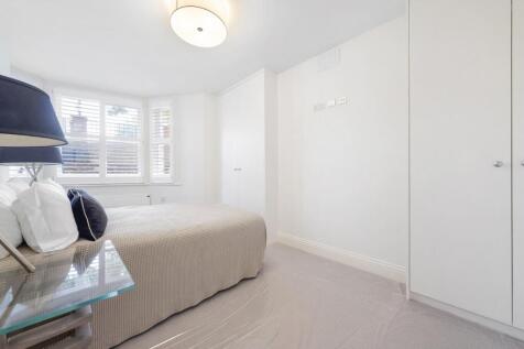 Bedroom 1.JPG