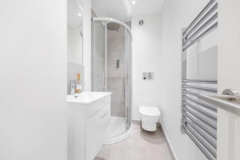 Ensuite.JPG