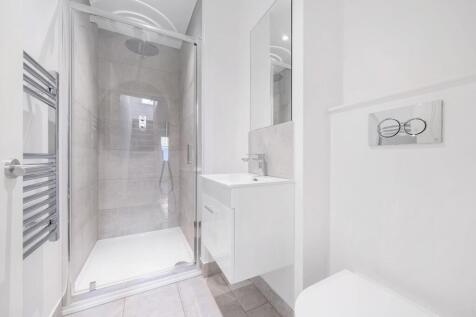 Bathroom.JPG