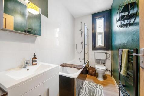 Bathroom.jpg
