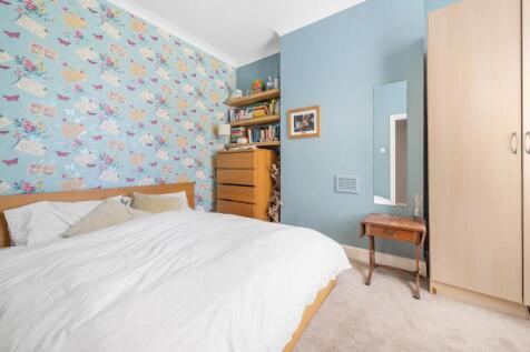 Bedroom 2.JPG