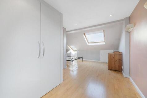 Principal bedroom