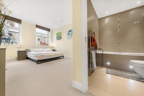 Bedroom &amp; En-Suite.jpg
