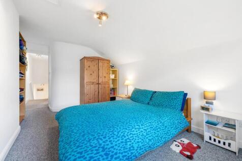 Bedroom (2).JPG