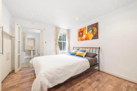 Principal bedroom