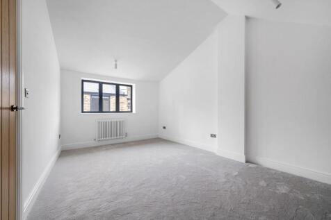 Bedroom 1.JPG