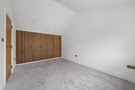 Bedroom 2.JPG