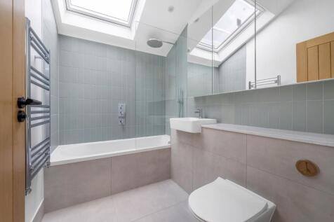 Bathroom.JPG
