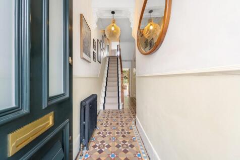 Hallway (1).JPG
