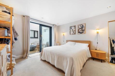 Bedroom (1)