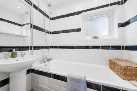 Bathroom.JPG