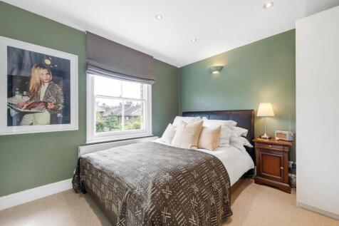 Bedroom (2).JPG