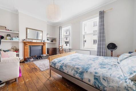 Bedroom 1.JPG