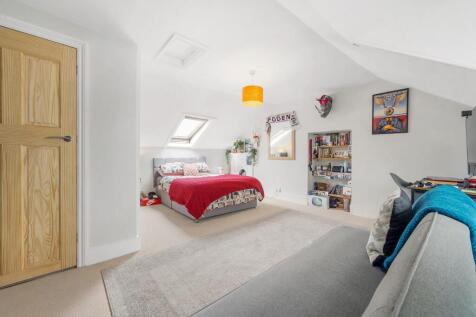 Bedroom 2.JPG