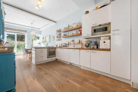 Kitchen.JPG