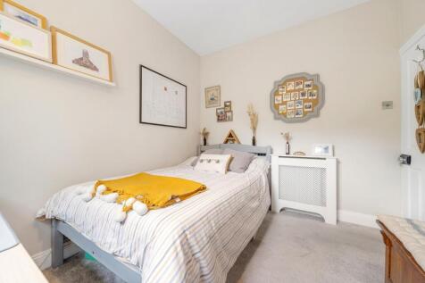 Bedroom 2.JPG