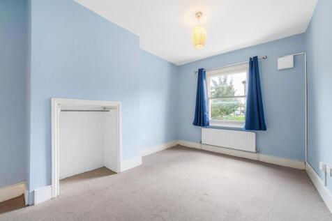 Bedroom 1.JPG