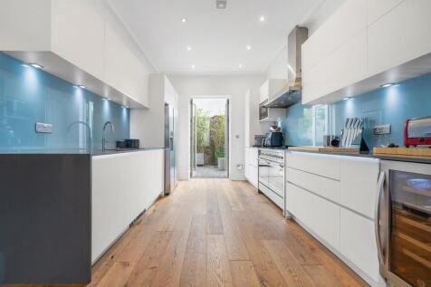 Kitchen.JPG