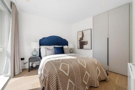 Bedroom (3).JPG