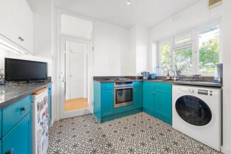 Kitchen.2.JPG