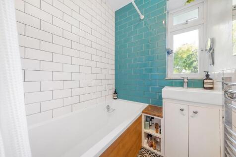 Bathroom.JPG