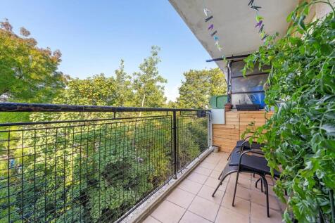 Balcony.1.JPG
