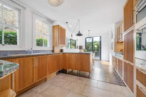 Kitchen.JPG