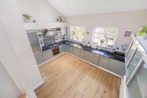 Kitchen.JPG